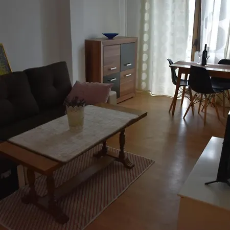 Apartament Monika *